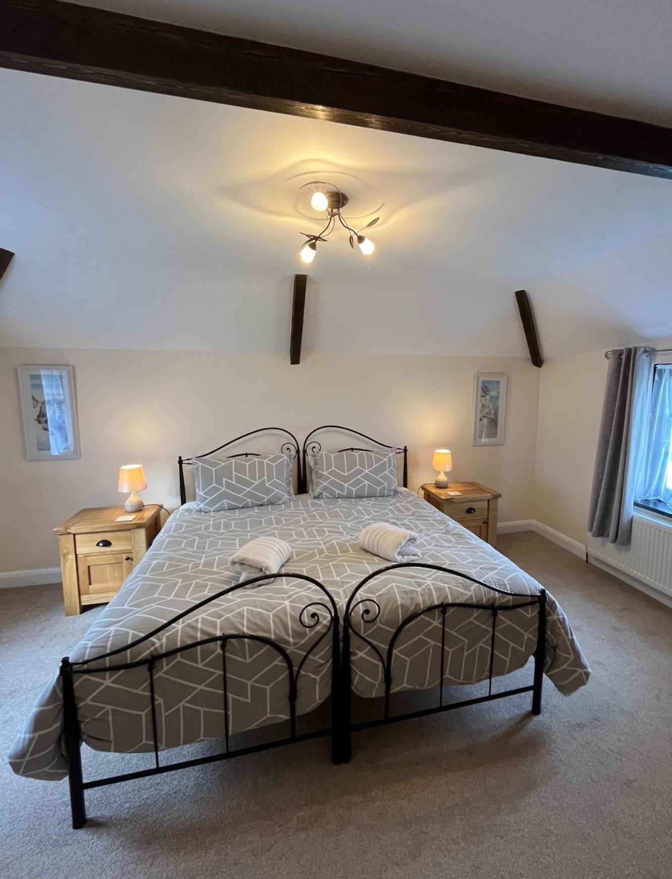 Апартаменты Maple & Beech Barns Труро Экстерьер фото